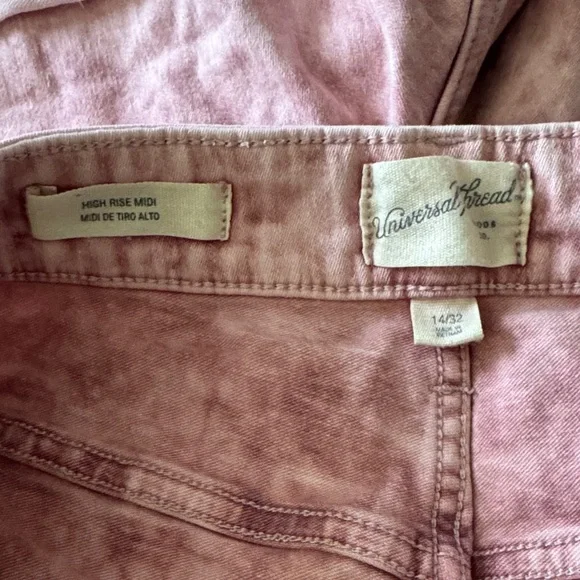 Universal Thread Acid Wash Pink Denim High Rise Midi Shorts Size 14 - Picture 6 of 8